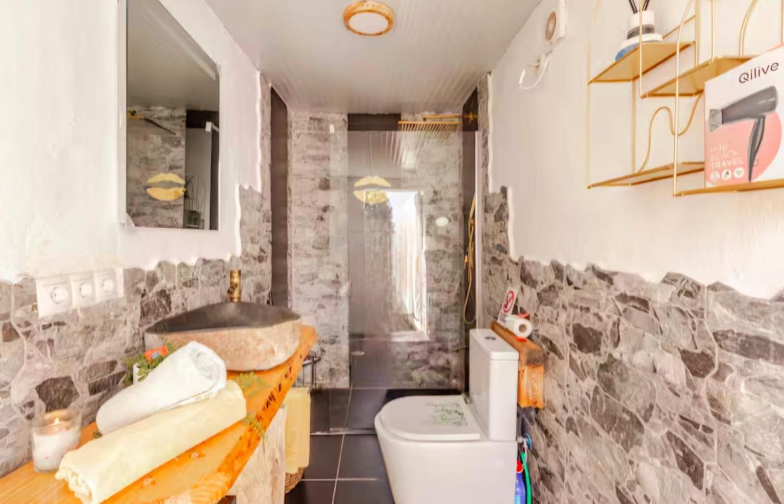 Apartment Flor De Loto Tantralove